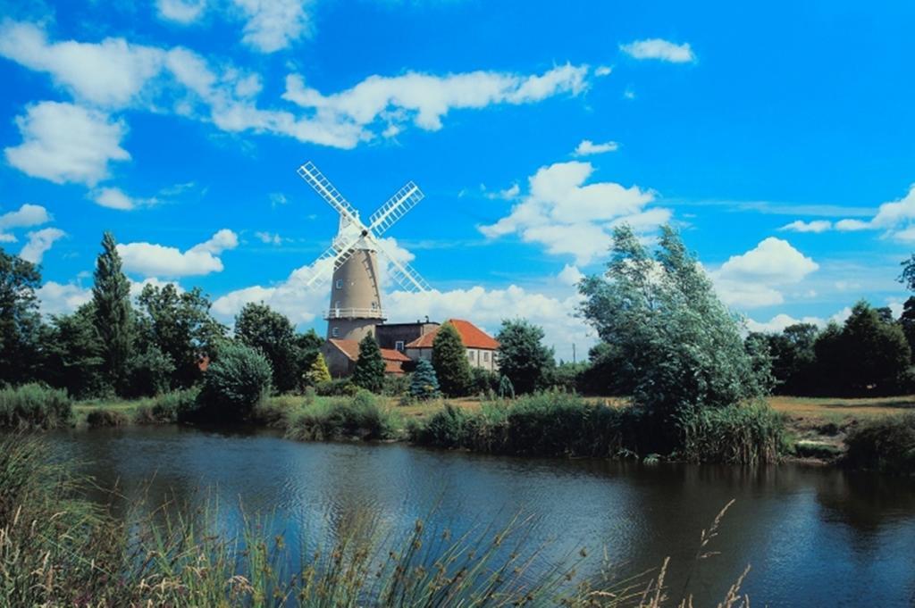 Wayford Bridge Inn Hotel Stalham Servis gambar